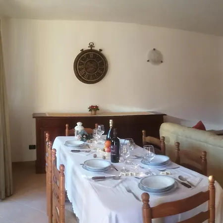 Con Terrazza E Giardino In Val D'intelvi شقة *