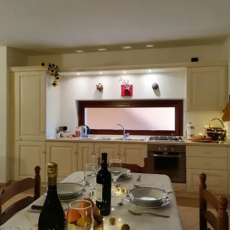 Con Terrazza E Giardino In Val D'intelvi Appartamento