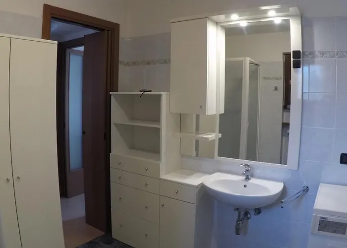 Appartement Con Terrazza E Giardino In Val D'intelvi *