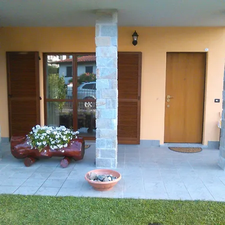 Con Terrazza E Giardino In Val D'intelvi * 란조 딘텔비