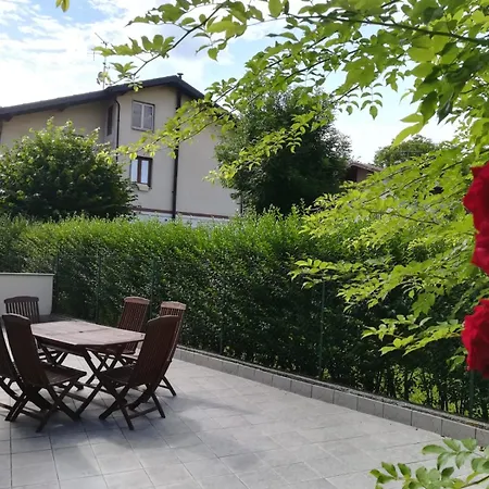Con Terrazza E Giardino In Val D'intelvi